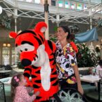 Gaby Espino Instagram - La verdadera felicidad solo se siente… no te la pierdas; no la dejes pasar. ❤️ Por aquí ando… viviendo…! Realmente feliz 🥹 @disneyworld.latino #allthedisneythrills