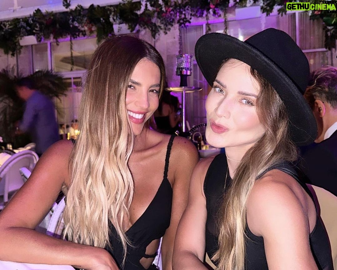 Gaby Espino Instagram - Con mi guērita @kimberlydosramos 🖤