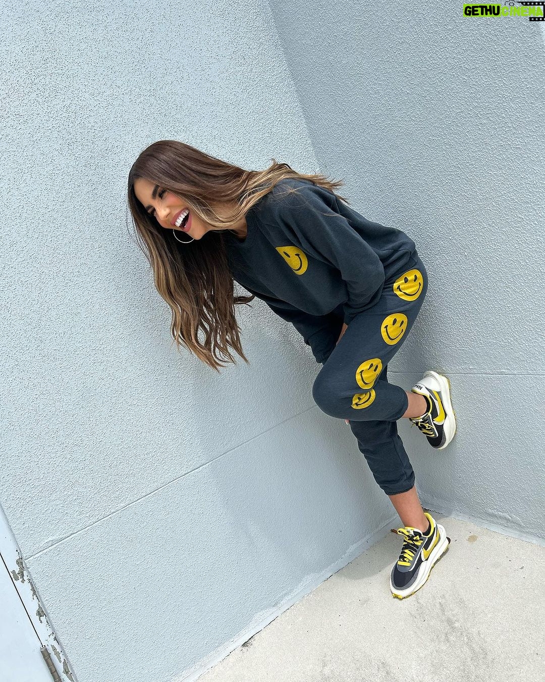 Gaby Espino Instagram - Enamórate de tu existencia…. Y dalo todo!!! 🤍😊 Comenzando esta nueva semana IN LOVE con mi vida…!