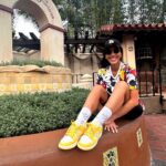 Gaby Espino Instagram - Amar-y-ya 🐣✨🌼💫 @gabyespino rocking her #SUELA kicks!🫶🏻 Remember we are open today until 8pm, so pass by our store & get fresh sneaks for the weekend!😏 #SUELAmiami Disney World