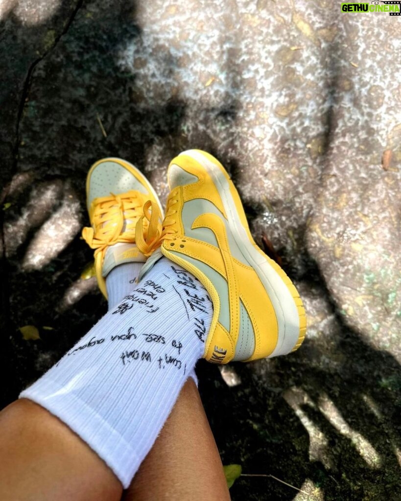 Gaby Espino Instagram - Amar-y-ya 🐣✨🌼💫 @gabyespino rocking her #SUELA kicks!🫶🏻 Remember we are open today until 8pm, so pass by our store & get fresh sneaks for the weekend!😏 #SUELAmiami Disney World