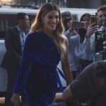 Gaby Espino Instagram - Solo puedo AGRADECER… 🙏🏻🌏💙Una gran semana de trabajo….! ( y no es un red carpet ni blue carpet real…! Jaja ya pronto veran q es…) 🎞️🎥