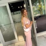 Gaby Espino Instagram - Hoy comienza otro sueño….! Que satisfacción tan grande se siente, al despertarme todos los dias con nuevas metas, con ilusion y con ganas de lograr tantas cosas… Ver como voy cumpliendo uno a uno mis sueños, con mi propio esfuerzo! Ya les iré contando de qué se trata…! Por ahora solo les puedo decir q me siento muyyyy felizzzzz y agradecida! Sueñennn! Llenense de metas y propósitos! Y salgan a luchar por todo lo q desean… De eso realmente se trata la vida…..🤍🙏🏻