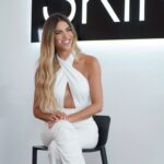 Gaby Espino Instagram - Que emoción fue participar en el #SkinU Master Class de mi familia de @neutrogena. Como muchas mujeres latinas, sé lo frustrante que es luchar con manchas en la piel, y para mí fue un honor poder compartir con expertos como @drberthabaum y @erickcuestatv y aprender sobre cómo prevenirlas y cuidar mejor de la piel. La salud es la base de la belleza, siempre lo digo, y me siento orgullosa de haber sido parte de un evento que promueve un mensaje tan importante como este #NeutrogenaPartner Miami, Florida