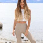 Gaby Espino Instagram - Esta soy yo…. Y esta sonrisa honesta, es la q quiero tener cada día de mi vida. Que sea una semana especial para todos!!!! 💓