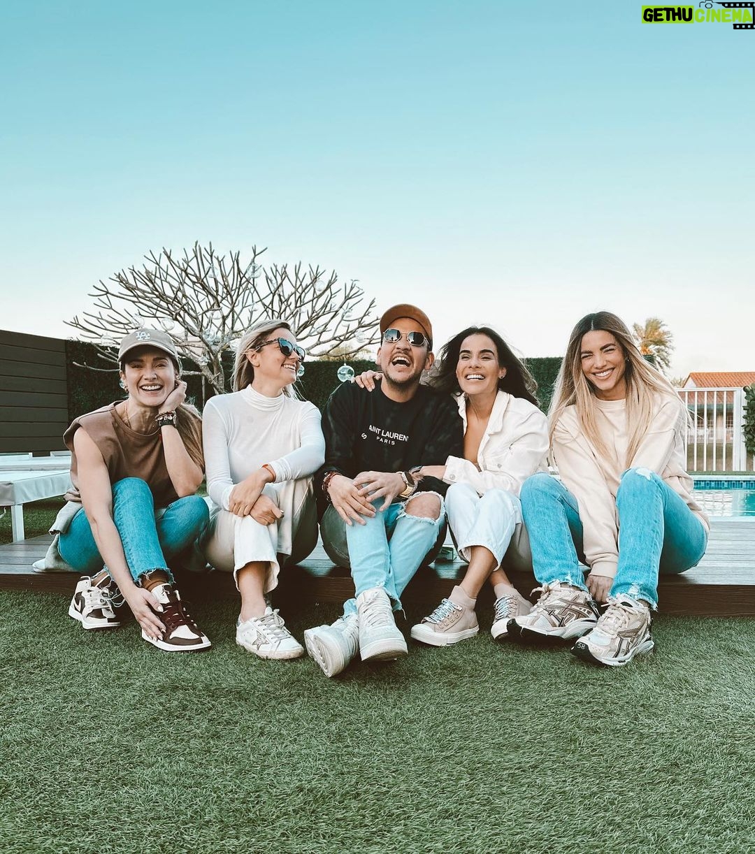 Gaby Espino Instagram - Sabes lo q son las personas VITAMINA ? Bueno… @felipebetan @kimberlydosramos @moniaguirre2 y @andrealealchica son las mias! 🤍🙏🏻