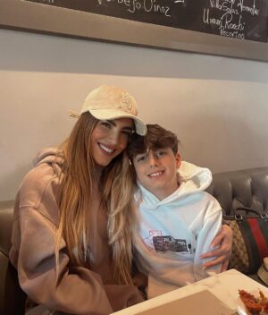 Gaby Espino Instagram - Hoy cumple 11 mi mejor amigo ! 😎✌🏻 I love u con mi vida!!!!! #NickCanelaEspino