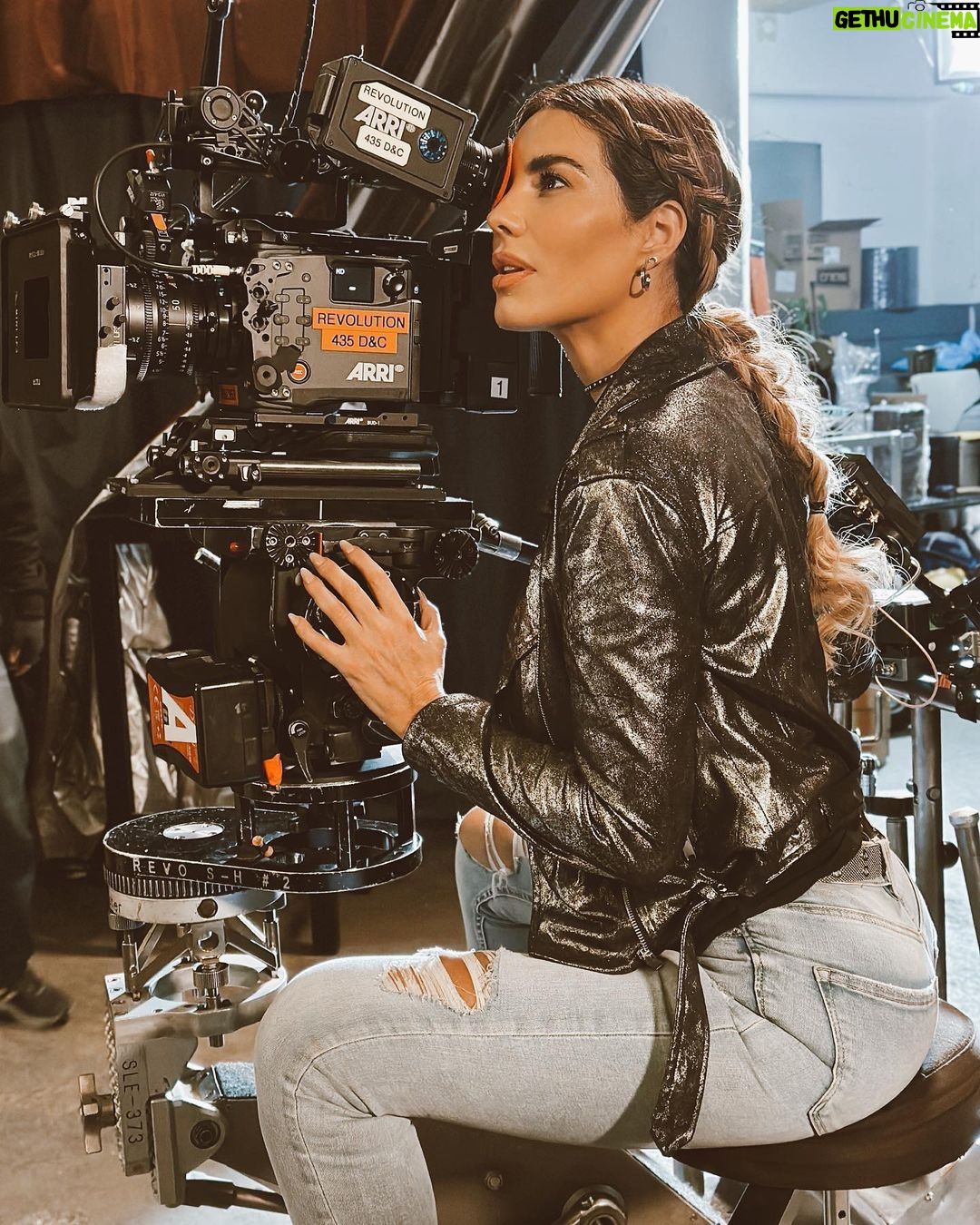 Gaby Espino Instagram - Felizzz haciendo lo q amo, con un SUPER CREW π€ͺ π€ Pronto les cuento! Solo les digo q lo q viene estΓ‘ on π₯π₯π₯π₯π₯π₯π₯ DE VUELTA AL RUEDO BABYπβπ»π£ Mexico City, Mexico