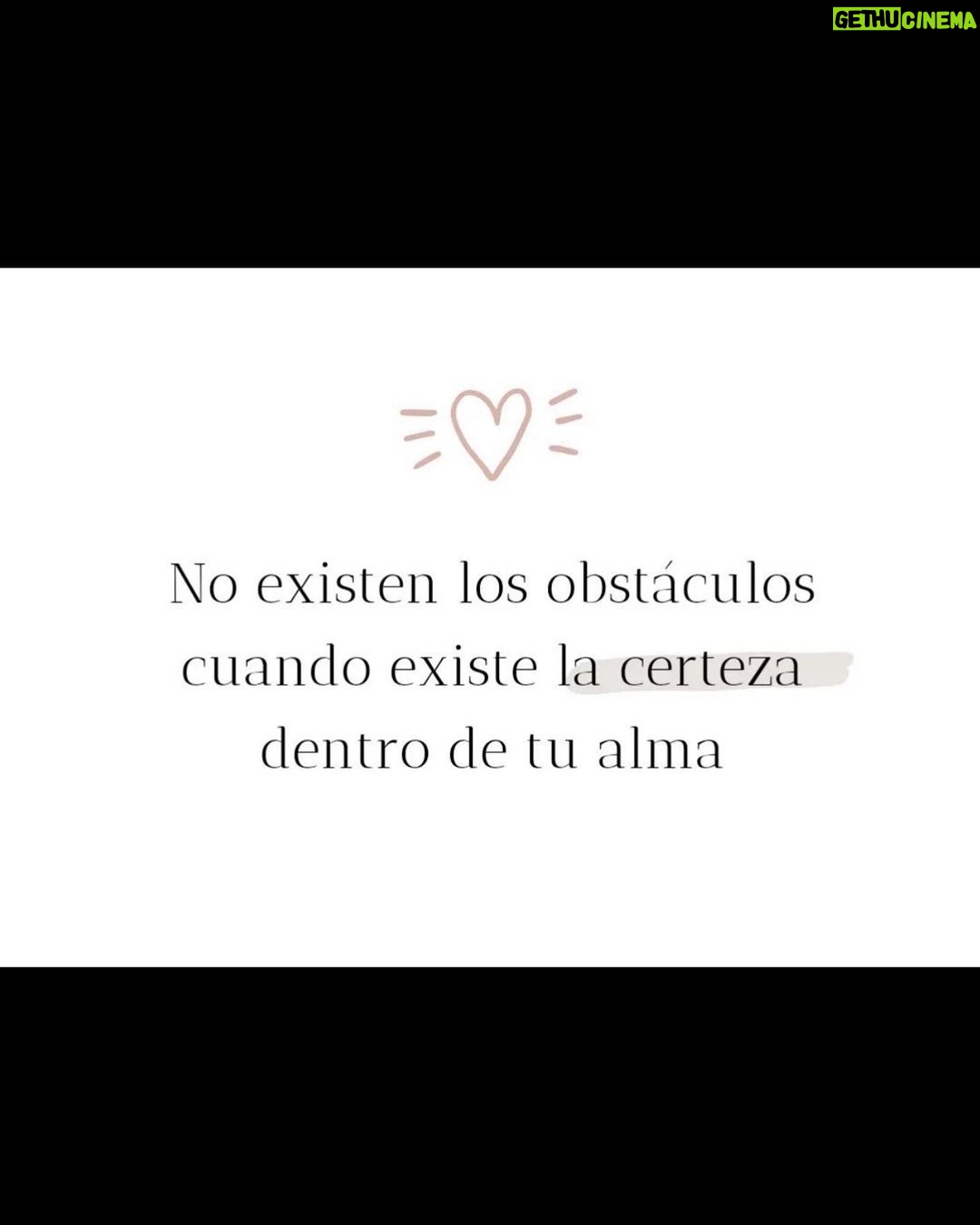 Gaby Espino Instagram - Gratitud… Resiliencia… Certeza Absoluta… Lealtad… Plenitud… Empatía… Y Compasión… Mis palabras favoritas; mi forma de vivir. Hoy, solo puedo decir: GRACIAS Vida Mia por TANTO!!!! 🤍🙏🏻