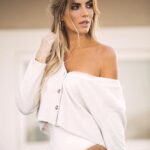 Gaby Espino Instagram - #ParaLuegoEsTarde 😉😎