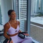 Gaby Espino Instagram - Amo el pilates con todo mi❤️ y todo gracias a la mejor teacher del mundo @ananda_pilates Que delicia de ejercicio y los cambios son impresionantes💟