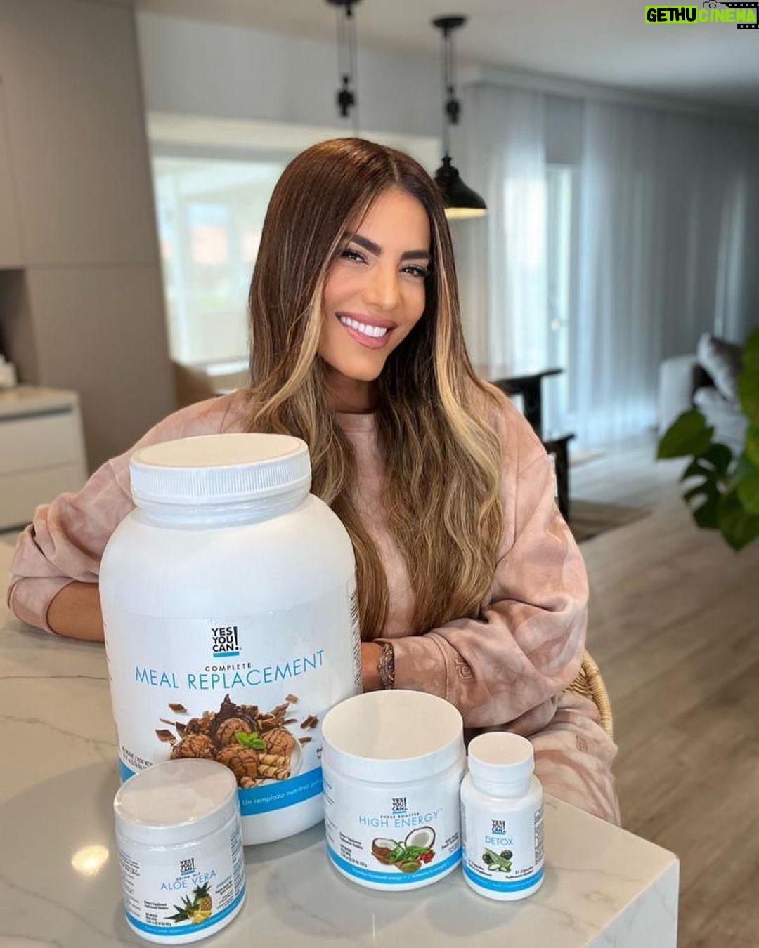 Gaby Espino Instagram - Heyyy… en este mes tan especial quiero empoderarlas con salud. Y que mejor forma que con el programa #detox 7 días de @yesyoucan que tiene todo lo que necesitas. Estaré seleccionando a una mujer con actitud YES YOU CAN! para que reciba GRATIS un #detox7dias y comience conmigo su proceso. ¿Cómo participar? 1. Sigue a @yesyoucan 2. Dinos por qué quieres lograr tu meta y que te hace una mujer especial en los comentarios. 3. Nomina a otra mujer, ¡etiquétala! Mucha suerteeee!!! - valido en USA y Venezuela - válido desde el 03/25 hasta 04/04 (hora del Pacífico) - La ganadora será seleccionada al azar y notificada vía DM. Será contactada por @yesyoucan directamente POR FAVOR NO proporcione su información personal a cualquier cuenta de terceros. #sorteovalido 🇺🇸🇻🇪 - sorteo completamente independiente de Instagram Miami, Florida