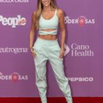 Gaby Espino Instagram - El sábado pasado estuve en un evento espectacular. Me sentí sumamente afortunada de estar rodeada de tantas mujeres poderosas que dejan en alto la fortaleza y el talento de todas las latinas. Tuve la oportunidad de participar en el evento #PoderosasLive de @peopleenespanol junto a mi familia de @neutrogena. Estuve compartiendo con muchas mujeres talentosísimas, incluyendo a la @drberthabaum y la científica Kenia Bido en un workshop dedicado a la exploración de la piel y las mejores prácticas para mantenerla saludable. En mi biografía y stories les dejé el link para que vean nuestra charla. #NeutrogenaXPoderosas #NeutrogenaPartner