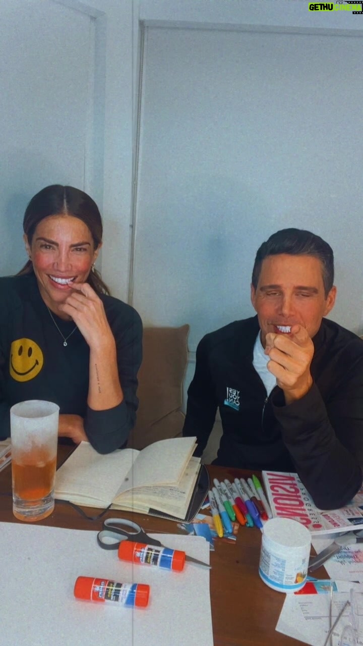Gaby Espino Instagram - Enfocados y emocionados para lograr todas las metas del 2022. Obviamente una de mis metas es mantener mi estilo de vida saludable junto a @yesyoucan Van a poder conocer más información de los productos, el #TransformChallenge y más... a visualizar mis amores!!!!