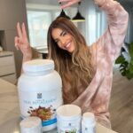 Gaby Espino Instagram - Heyyy… en este mes tan especial quiero empoderarlas con salud. Y que mejor forma que con el programa #detox 7 días de @yesyoucan que tiene todo lo que necesitas.  Estaré seleccionando a una mujer con actitud YES YOU CAN! para que reciba GRATIS un #detox7dias y comience conmigo su proceso. ¿Cómo participar? 1. Sigue a @yesyoucan 2. Dinos por qué quieres lograr tu meta y que te hace una mujer especial en los comentarios. 3. Nomina a otra mujer, ¡etiquétala! Mucha suerteeee!!! - valido en USA y Venezuela - válido desde el 03/25 hasta 04/04 (hora del Pacífico) - La ganadora será seleccionada al azar y notificada vía DM. Será contactada por @yesyoucan directamente POR FAVOR NO proporcione su información personal a cualquier cuenta de terceros. #sorteovalido 🇺🇸🇻🇪 - sorteo completamente independiente de Instagram Miami, Florida