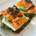 Gaby Espino Instagram - Enfocada al 100%, no solo en la rutina de mis entrenamientos, sino también en mis 3 comidas diarias. Desayuno, almuerzo y cena... y entre comidas incluyo como snack el #proteinshake de @yesyoucan que me brinda 15g de proteína, me ayuda a mantener la masa muscular, y a controlar el apetito. Si están en proceso de mantenimiento, es una excelente opción. Siempre lo llevo conmigo. Yo amo el Choco Brownie y tú?! Lo pueden ordenar en yesyoucan.com/gabyespino, llamando al 888-210-8388, o en Amazon. #yesyoucan #transformationchallenge #yesyoucancoach #yesyoucanvenezuela #yesyoucanmexico