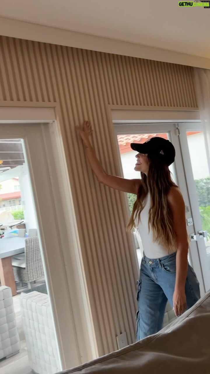 Gaby Espino Instagram - Yaaaa quería mostrarles el antes y después de estas transformaciones espectaculares que hace @decopanelusa! Definitivamente le dan personalidad a los espacios en el hogar! Me encanto! Si quieren remodelar espacios, ellos son los expertos! 💯 In love total!!!! 😍