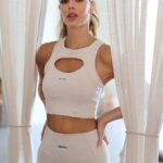 Gaby Espino Instagram - Ya queda nada para cerrar un año grandioso y sin duda mi colección junto a @winfitnesswear.usa ha significado uno de los mejores momentos del año. Les comparto algunos highlights de lo que fue el shoot y las fotos finales. ¿Qué otro momento del año te gustaría ver?