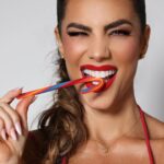 Gaby Espino Instagram - Heyyy... NEW COLOR ALERT para Christmas ❤️ PRE-SALE ❤️ Desde hoy puedes hacer tu pedido de mi set rojo EDICIÓN LIMITADA en collab con @winfitnesswear.usa Y este set viene con un regalo. Por compras mayores a $119.00 te llevas gratis un Tote Bag! 🎁 Vayan ya a www.winfitnesswear.com Acuérdense que pueden ordenar desde cualquier parte del mundo, ¡Stock limitado!