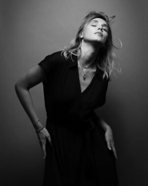 Gaia Weiss Instagram - Feeling the groove 🎶

📷 @matthieu_camille_colin79