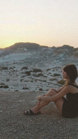 Gaia Weiss Instagram - The best way I could think of entering this new chapter in my life. 
Meditating in the desert I was contemplating a field of possible. 
The desert is abrupt, arid, the little stones cut into your skin, it's hot. You sit in discomfort. 
Yet so much peace, beauty and magic. 
The return to the earth, to the land, the foundation.
Last night a bird was playing with the wind, tellement de poésie.
Thank you to everyone who sent me beautiful blessings for this new year. I'm so grateful to have you ❤️