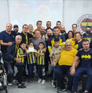 Gani Müjde Instagram - Mersin Fenerbahçeliler derneğinde Maçı izliyorum.Konukseverlikleri için teşekkürler.Başarılar.👏👏👏👏 @mersinfenerbahcelilerdernegi