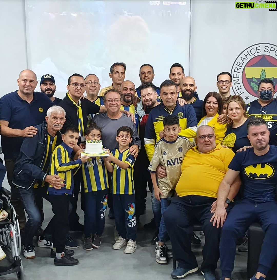 Gani Müjde - 510 Likes - Mersin Fenerbahçeliler derneğinde Maçı izliyorum.Konukseverlikleri için teşekkürler.Başarılar.👏👏👏👏 @mersinfenerbahcelilerdernegi