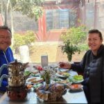 Gani Müjde Instagram - Etrim köyü Doğa restaurantta kahvaltı.Tüm personel köyün çalışkan kızları.👏👏👏 #istanbulsözleşmesi nin iptaline inat dimdik ayakta hepsi.