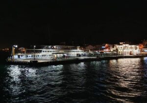 Gani Müjde Instagram - Yelkovan kuşlarının peşi sıra gittik.O ada senin bu ada benim dedik.Büyükada da karar kıldık.Adayı bu kez çok derli toplu ve şık gördüm. @ekremimamoglu  ve @erdem_gul34  gerçekten fark yaratmıslar Büyükada'da...👏👏👏