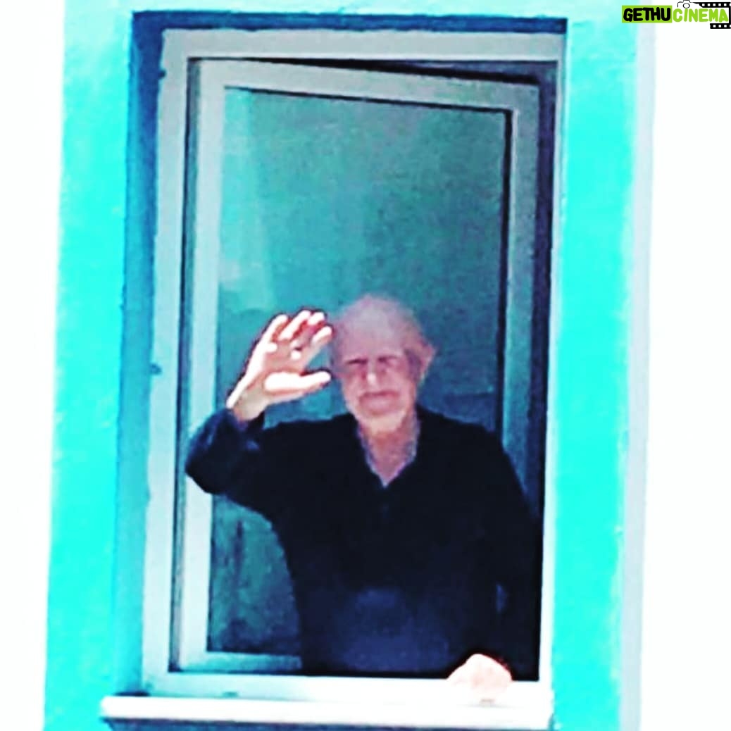 Gani Müjde Instagram - Sevgili arkadaşımız @gulisisag ın babası Kosova'dan ve Bodrum'dan hemşehrim Süleyman Uzun abimizi sonsuza uğurluyoruz bugün.Cenazesi bugün ikindi namazının ardından Turgutreis merkez camiinden kalkacaktır.Sevenlerine sabır diliyorum.