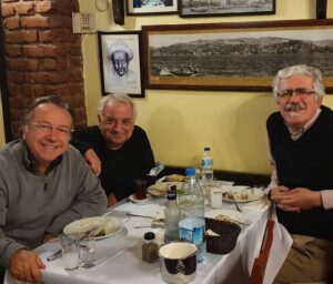 Gani Müjde Instagram - Son ortaklar toplantısı.1990 yılında kurduğumuz Parantez Yayınlarını bugün yeni sahibine devrettik.Hayırlısı olsun... @parantezyayinlari @mecezey @can.barslan