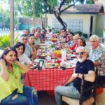 Gani Müjde Instagram – Adana Altın Koza film festivali için geldiğimiz Adana’da hoş bir sürpriz vardı dün.Arman çiftliğinde @yelizdogramacilar ve sevgili eşi @nevzatarman sanatçıları bir araya getirdiler. Bu şahane yemek ve sohbet için başta bu işi organize eden dostum @nebilozgenturk olmak üzere herkese teşekkürler.Unutulmaz anılar biriktirdik.