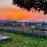 Gani Müjde Instagram - Filtre yok.Gözün gördüğü kadar...Gözün gördüğü yere kadar... Kızıl bir goncaya benzer dudağın şarkısı eşliğinde al gözüm seyreyle...