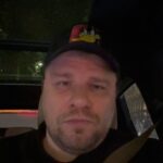 Garik Kharlamov Instagram - Вечерний караоке вновь врывается в эфир. На этот раз песня группы «Король и шут» - «Кукла колдуна».
