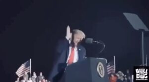 Garik Kharlamov Instagram - Думаю у Дональда Трампа должен сейчас обновиться плейлист ))