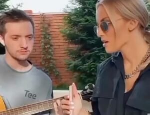 Garik Kharlamov Instagram - Главное не о чем петь , а как ! )