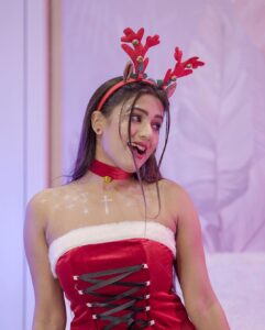Garima Chaurasia Instagram - 🎅🏻🎄🎁Merry Christmas 🎄🎁 🎅🏻 #gimaashi