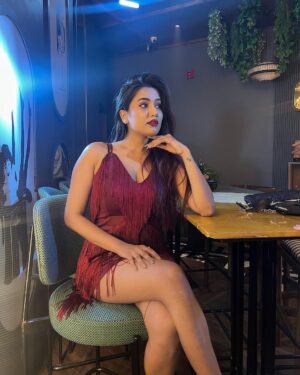 Garima Chaurasia Instagram - Waha Kuch toh chl rha tha 👀😅
#gimaashi