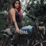 Garima Chaurasia Instagram - 5th one is my Fav!💙 Which one is yours? 💁🏻‍♀️ . . 📸: @welcomeishu3694 #gimaashi #bikelover #royalenfield #hunter #picoftheday #nature #gimaians #biker