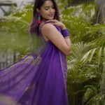 Garima Chaurasia Instagram – Just looking like a wOW! In this JAAMUN purple color 🤪Kuch toh baat hai is colour me😍💜

Outfit: @lucknow_i_chikan 
#gimaashi #gimaians