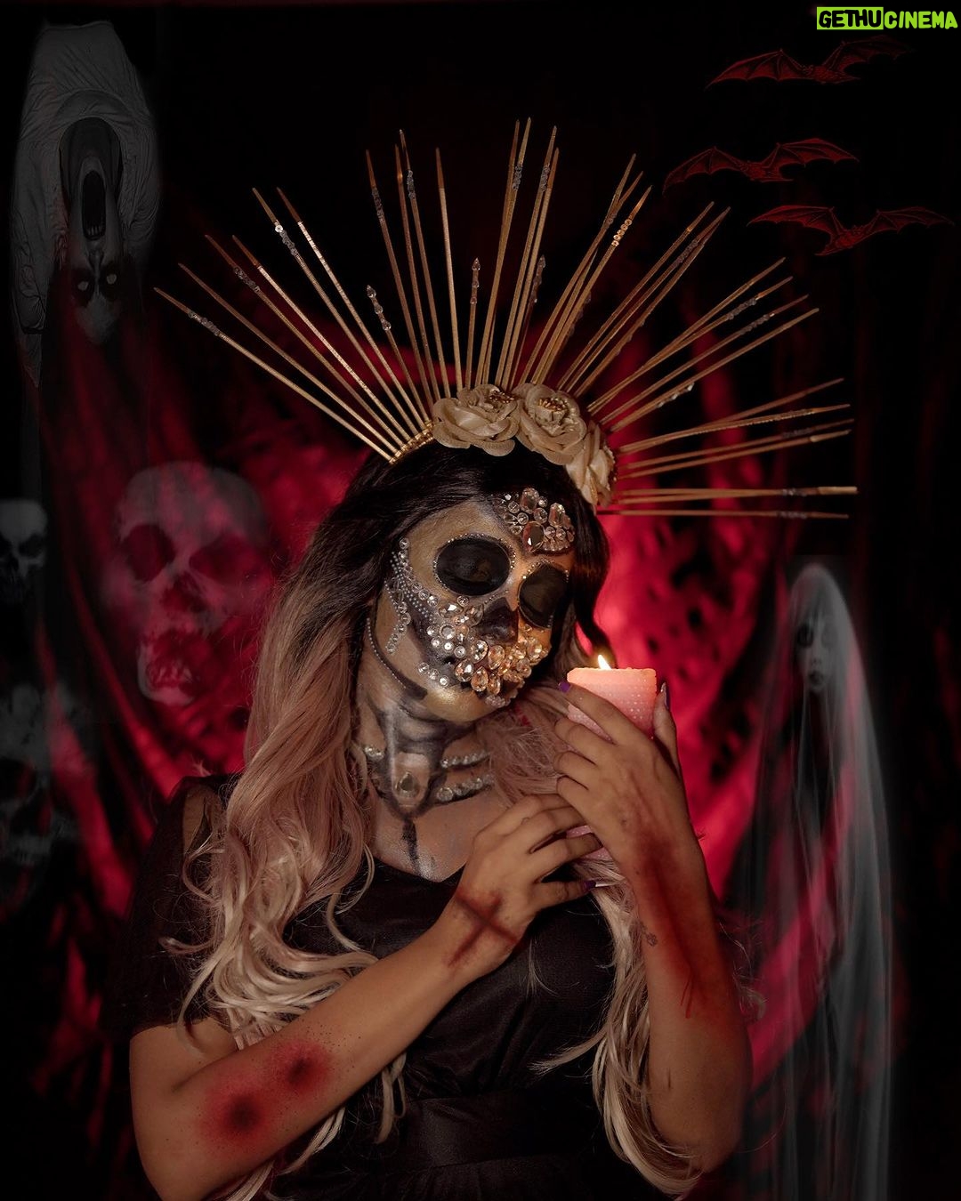 Garima Chaurasia Instagram - π§ββοΈπ SKULL QUEEN ππ§ββοΈ π Happy Halloween π . . My 2nd Makeup lookππ»ββοΈπ¬ Howβs the look guys? . Last one is my favπ» . PS: it was so tough for me to paste these big size rhinestones on face ππ»ββοΈ Still I managed some howπ
Meri thodi Bht face art skillsπ Makeup & edit by : ππ»ββοΈ πΈ: @nitin_.1610 #halloween #halloweenmakeup #faceart #gimaashi #facepaint #gimaashi #gimaians #halloween2023 #skull #skullqueen