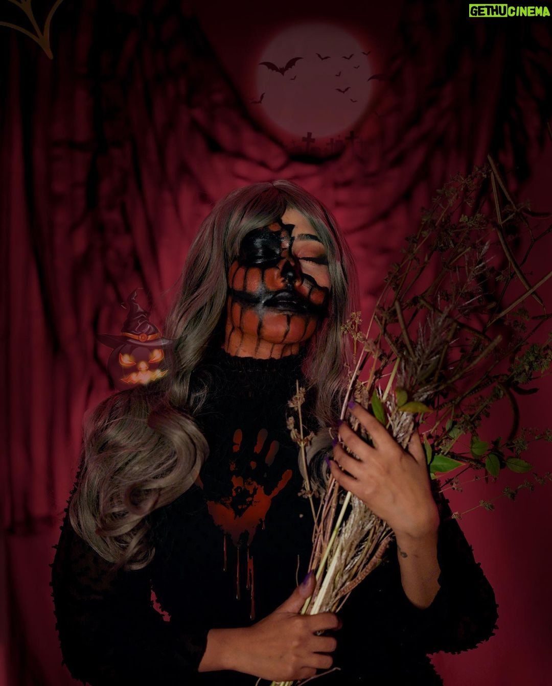 Garima Chaurasia Instagram - Happy Halloween🎃👻 . Make up 1. How’s my makeup guys?😈 . . Makeup & edit by : meee💁🏻♀️ 📸: @nitin_.1610 #halloween #halloweenmakeup #facepaint #pumpkin #horror #halloween2023 #gimaashi #art #gimaians