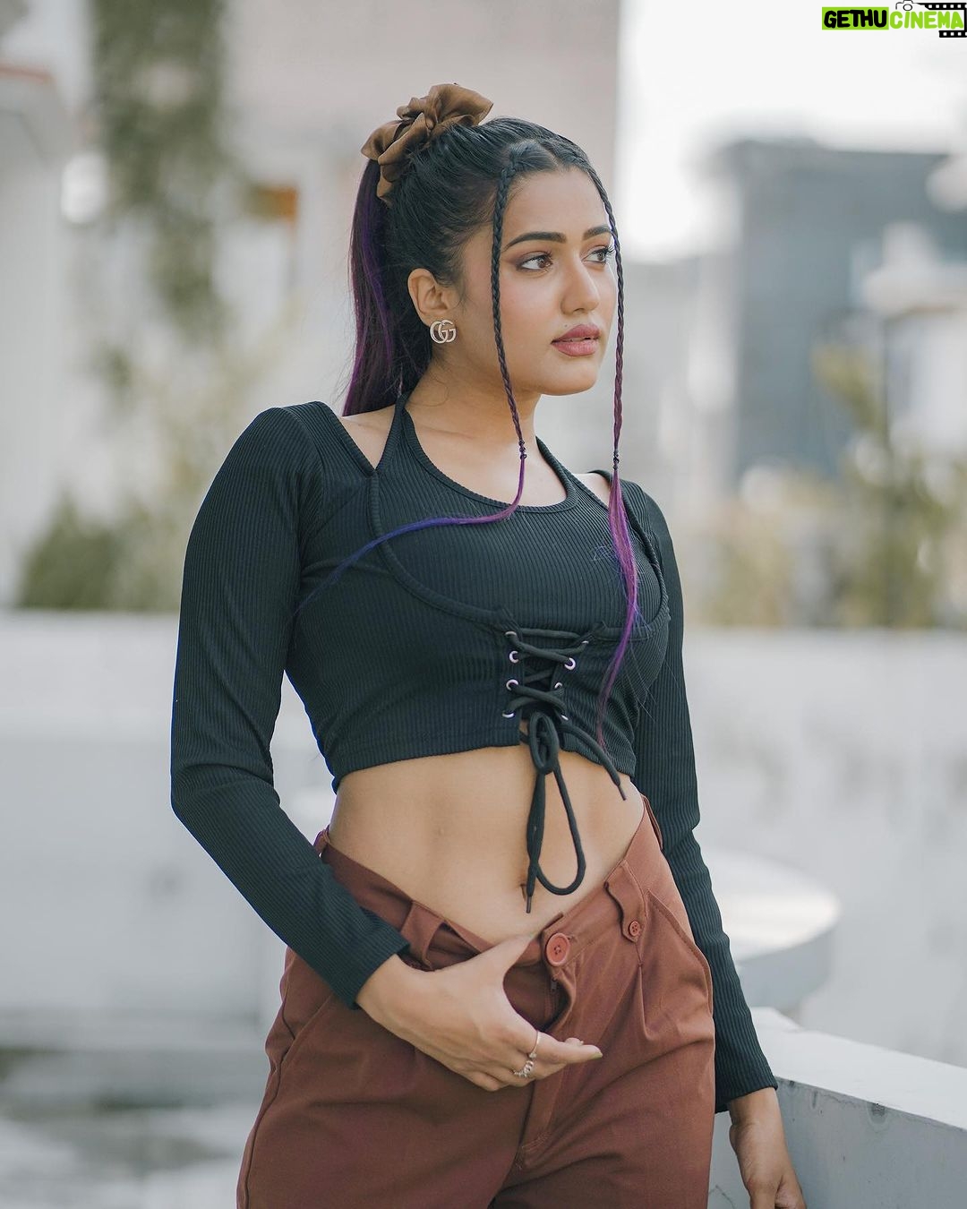 Garima Chaurasia Instagram - I’m not good for you🕷️ #gimaashi