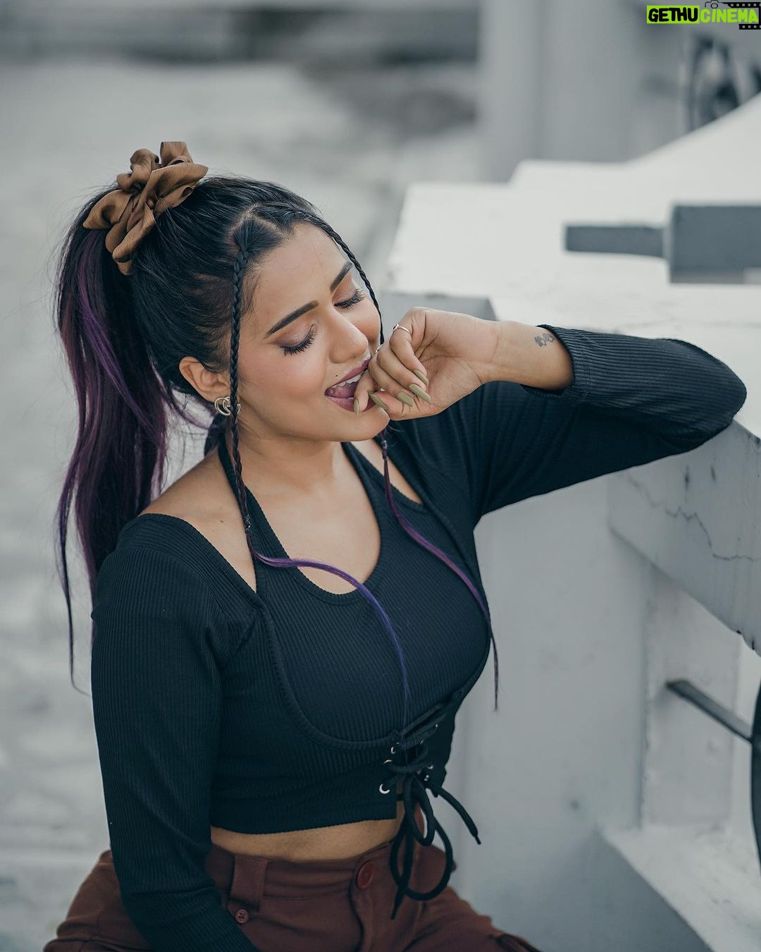 Garima Chaurasia Instagram - I’m not good for you🕷️ #gimaashi