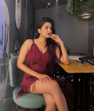 Garima Chaurasia Instagram - Waha Kuch toh chl rha tha 👀😅
#gimaashi
