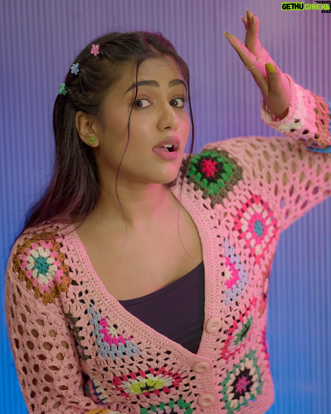 Garima Chaurasia Instagram - 🧁 or 🍭? . Outfit: @shop.dlanxa @alishasabharwal_ Styling: @styling.your.soul . 📸: @nitin_.1610 #gimaashi #picoftheday #gimaians