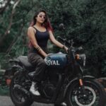 Garima Chaurasia Instagram - 5th one is my Fav!💙 Which one is yours? 💁🏻‍♀️ . . 📸: @welcomeishu3694 #gimaashi #bikelover #royalenfield #hunter #picoftheday #nature #gimaians #biker