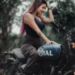 Garima Chaurasia Instagram - 5th one is my Fav!💙 Which one is yours? 💁🏻‍♀️ . . 📸: @welcomeishu3694 #gimaashi #bikelover #royalenfield #hunter #picoftheday #nature #gimaians #biker