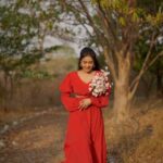 Garima Chaurasia Instagram - Wait for the transition..😍♥️🍂 . #DilBerozgaarHai #gimaashi #trending #newsong #gimaians #lovesong #love @shekhar_himanshu @javedali4u @manpreet303 @osm_records