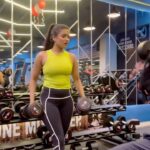 Garima Chaurasia Instagram - Kuch logo ko bilkl manners nhi hote🤨 @mr_fitness_freak 😂 Ek kam kr sb lejaaaa 🤷🏻‍♀️🤪 @deefitgym . . #CHOR #gimaashi #reels #reelitfeelit #gym #fun #reelitfeelit #gimaians
